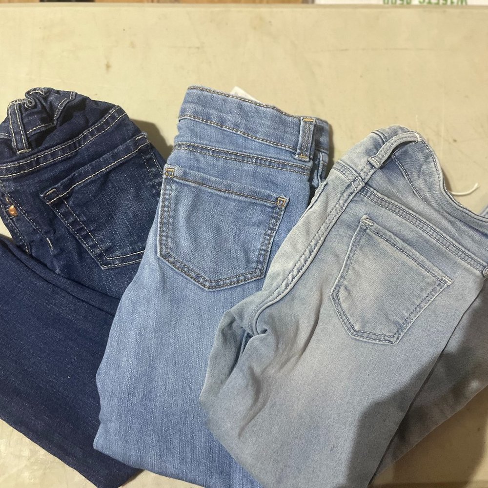 The Children's Place Size 5T Pack Of 3 Denim Jeans-Dark Wash-Light Wash-Grey - Picture 2 of 3
